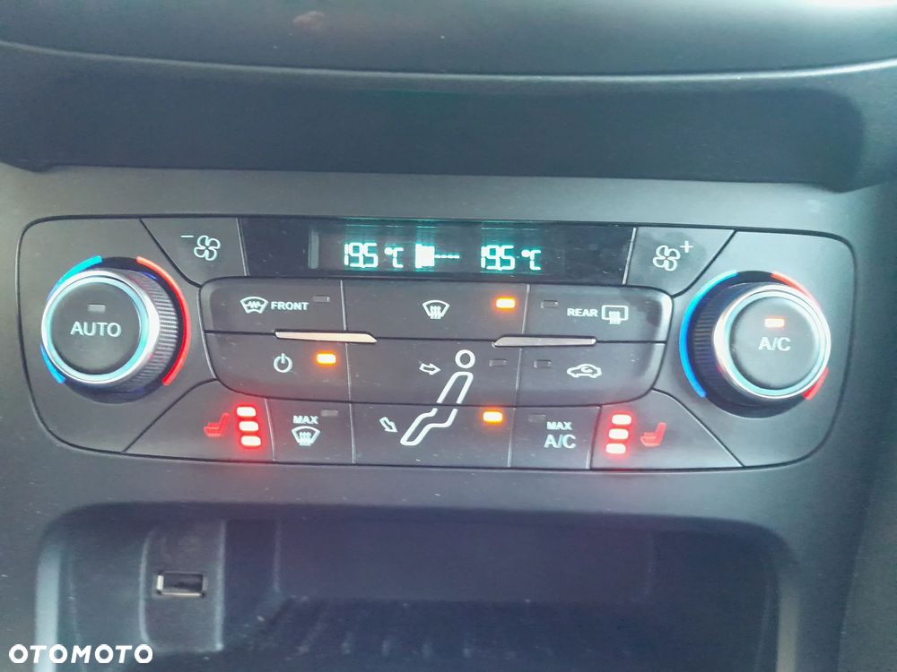Ford Focus 1.0 EcoBoost Titanium - 17