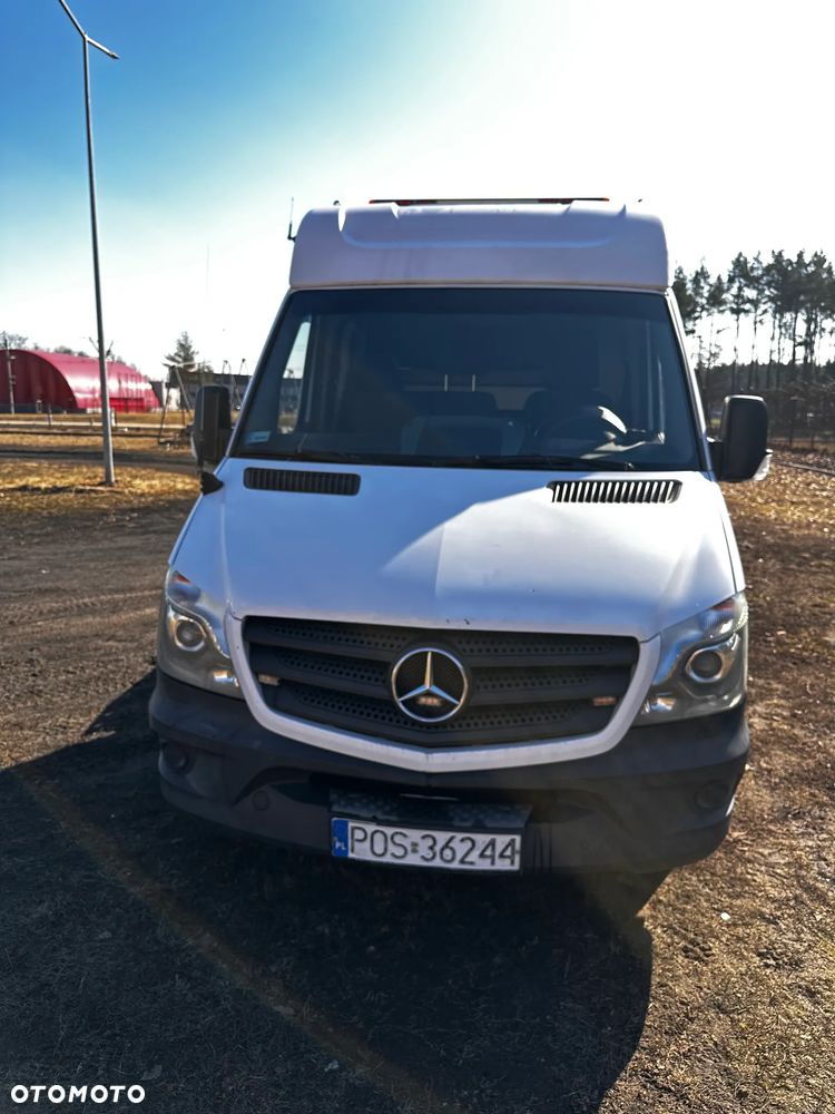 Mercedes-Benz SPRINTER 319 - 8