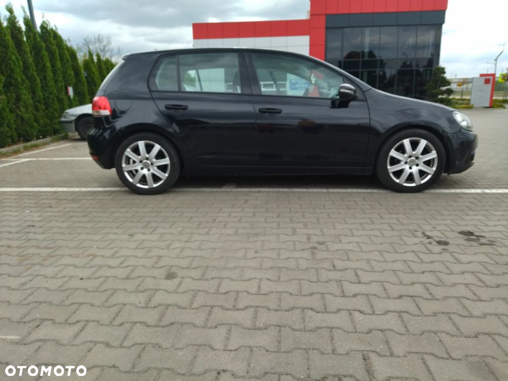 Volkswagen Golf 1.6 TDI Comfortline - 4