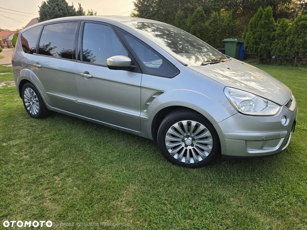 Ford S-Max - 11