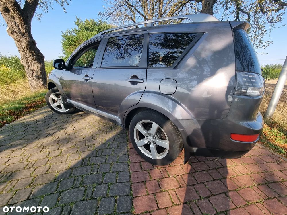 Mitsubishi Outlander 2.0 DID Invite SE - 4