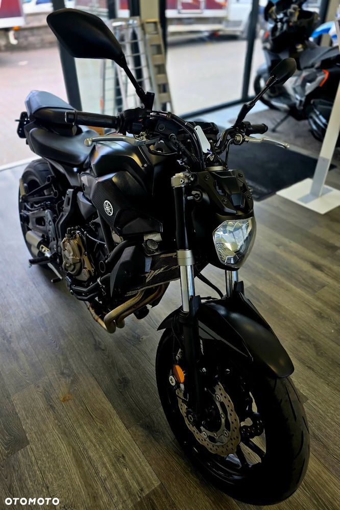 Yamaha MT - 27