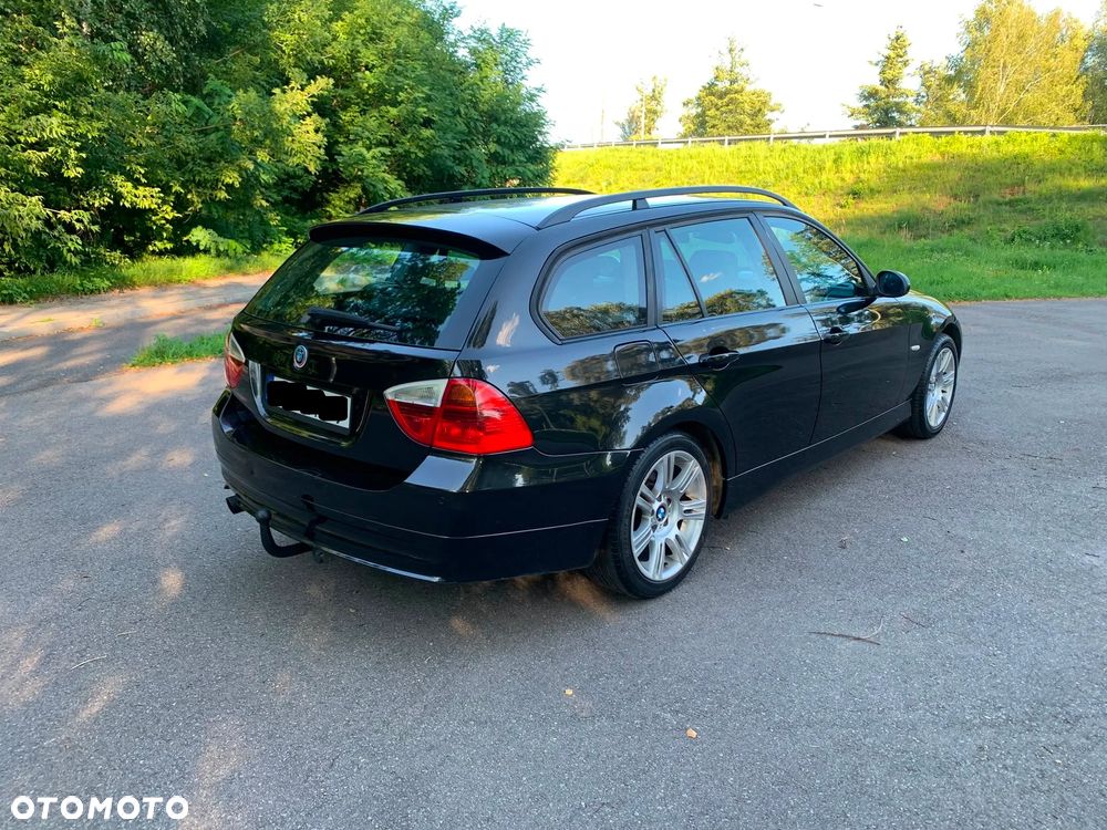 BMW Seria 3 318i - 5