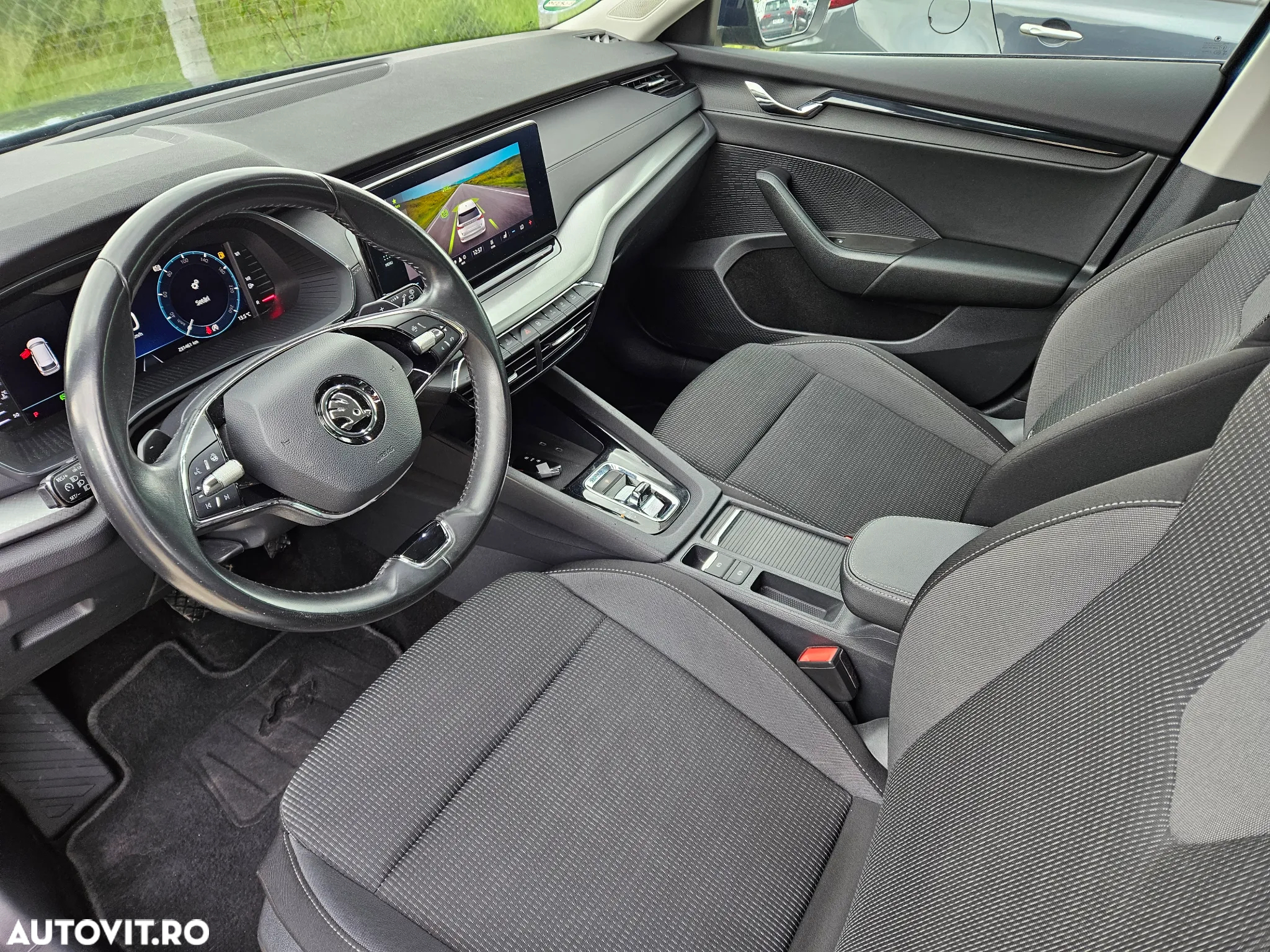 Skoda Octavia 2.0 TDI DSG First Edition - 6