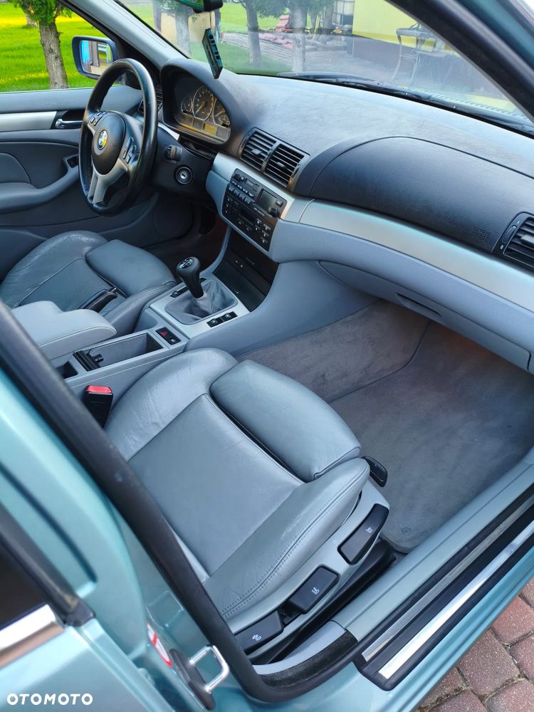 BMW Seria 3 330i - 22