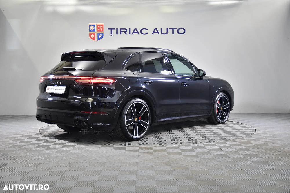 Porsche Cayenne - 5