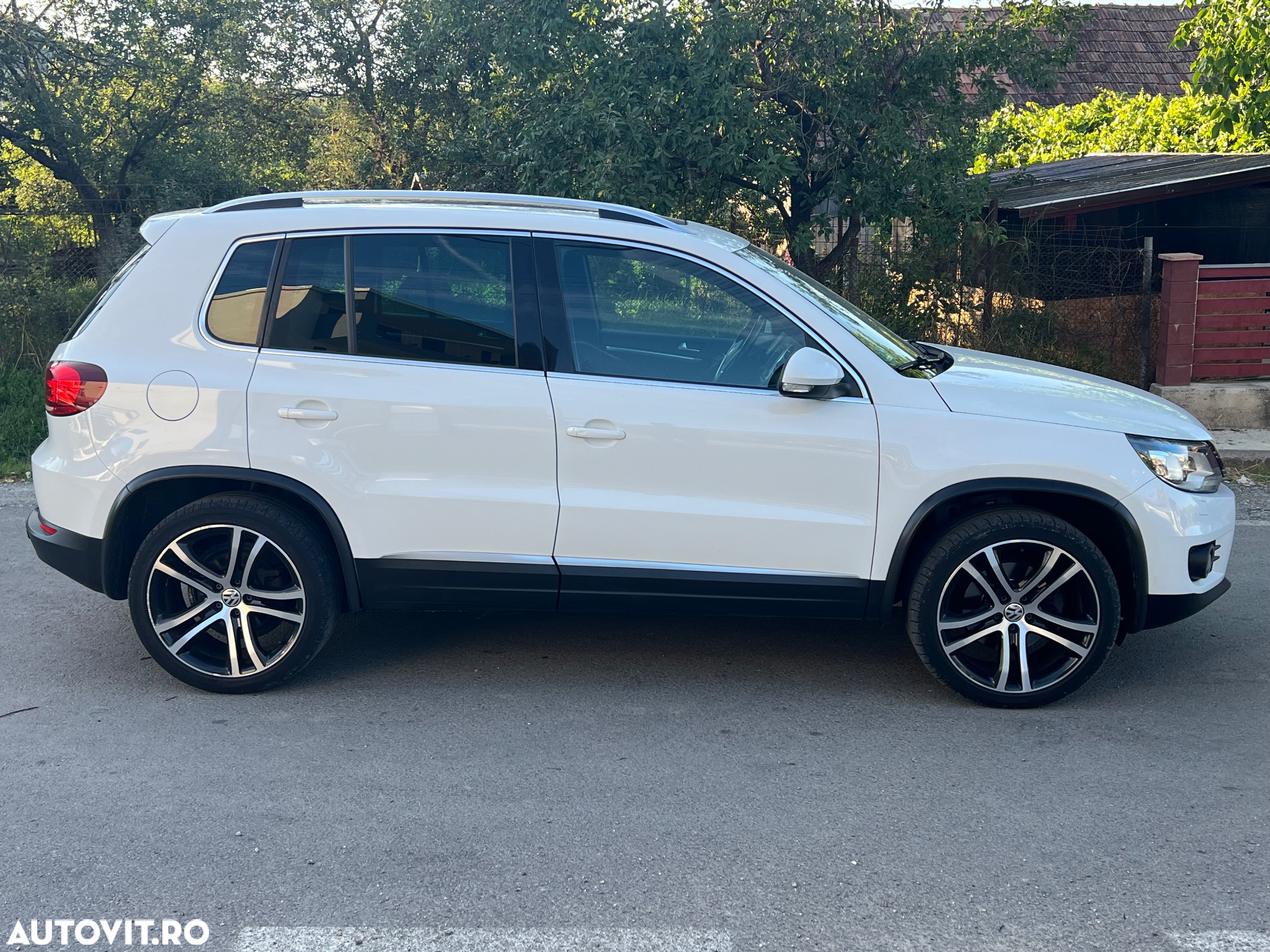 Volkswagen Tiguan 2.0 TDI SCR 4MOTION BlueMotion Technology DSG Lounge Sport & Style - 6