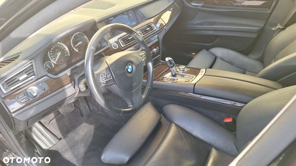 BMW Seria 7 730d - 8