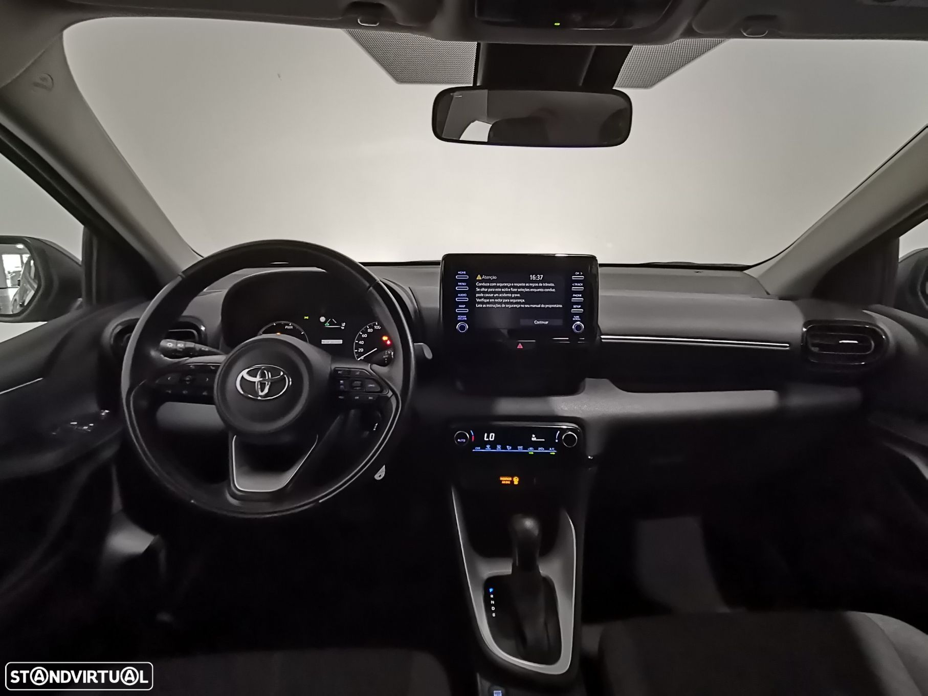 Toyota Yaris 1.5 HDF Comfort Plus - 8