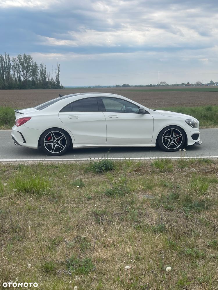 Mercedes-Benz CLA 250 7G-DCT - 7
