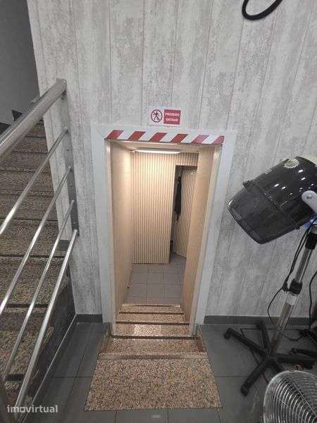 OPORTUNIDADE DE NEGÓCIO – Salão cabeleireiro para trespasse - Grande imagem: 4/12