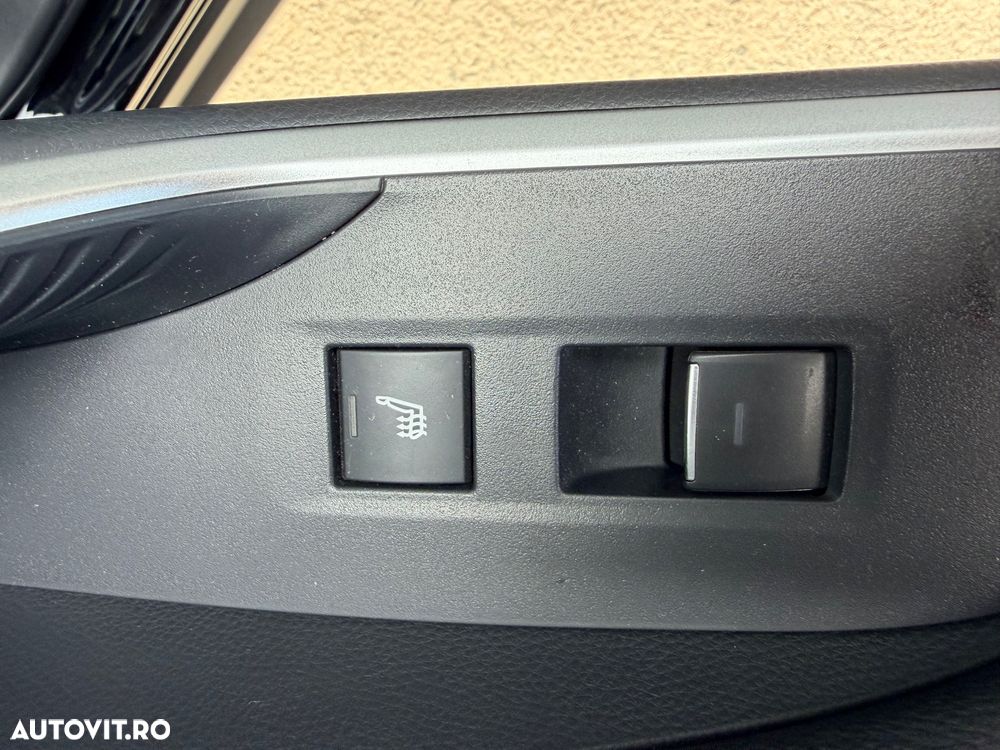 Toyota RAV4 2.5 VVT-iE 4x4 Luxury Premium - 8