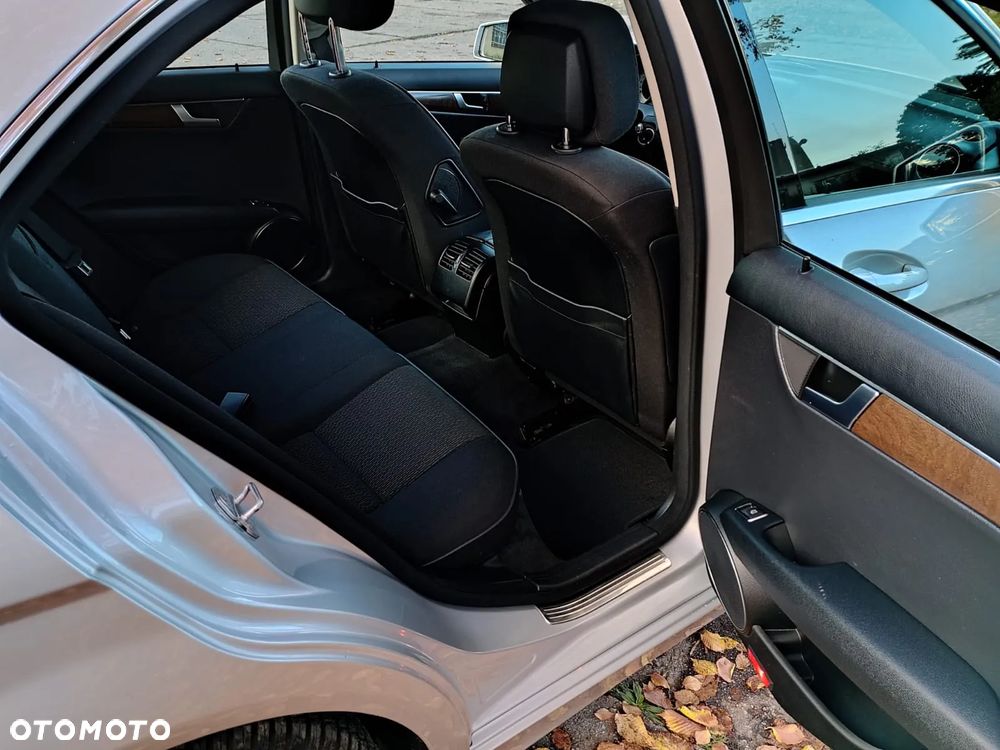 Mercedes-Benz Klasa C 200 T Kompressor Automatik Elegance - 21