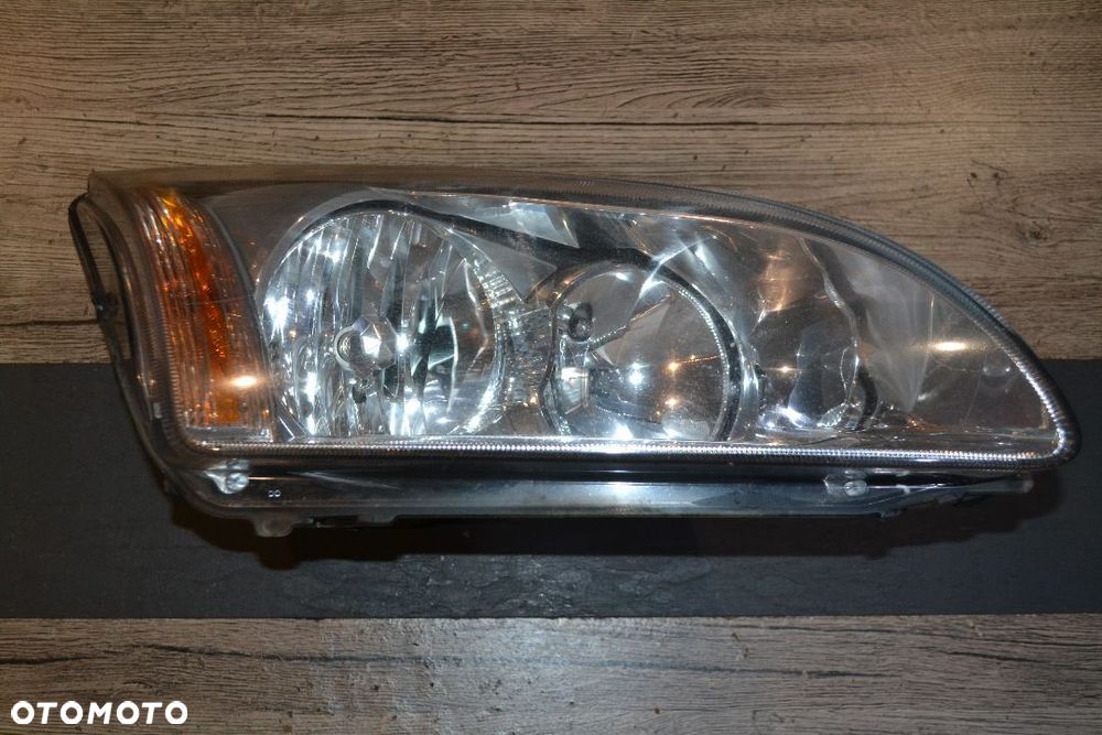 FORD FOCUS MK2 LAMPA PRZÓD PRZEDNIA PRAWA KPL EUROPA 4M51-13W029-AF - 2