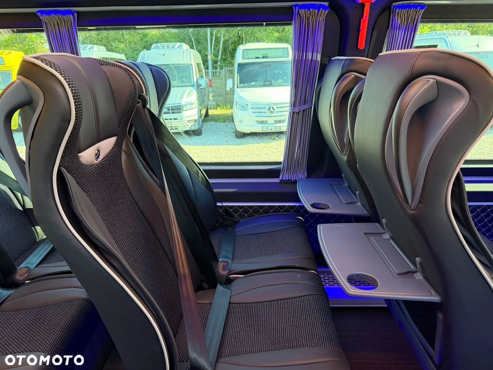 Mercedes-Benz Sprinter 519 - 23