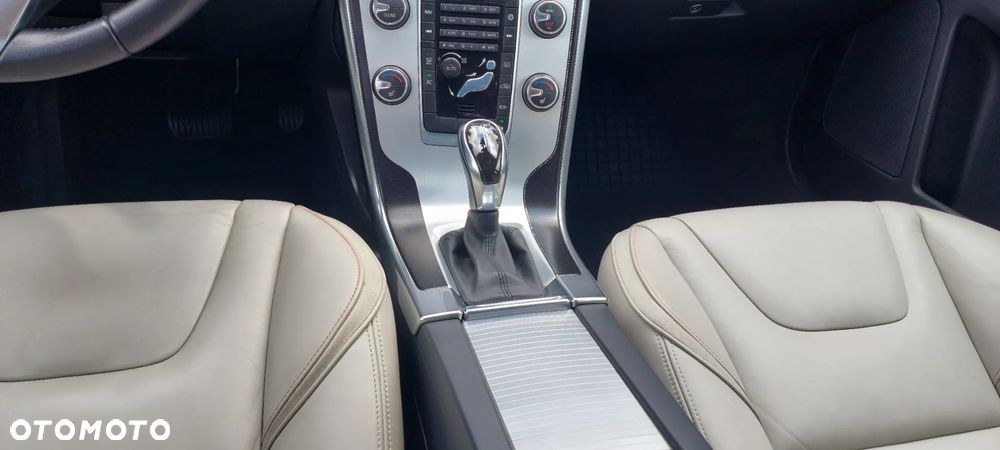 Volvo XC 60 D4 Drive-E Ocean Race - 19