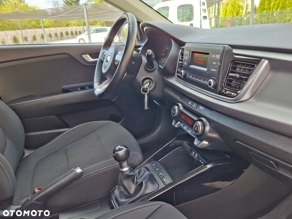 Kia Rio 1.2 Dream Team Edition - 32
