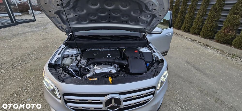 Mercedes-Benz GLB 250 4Matic 8G-DCT - 10