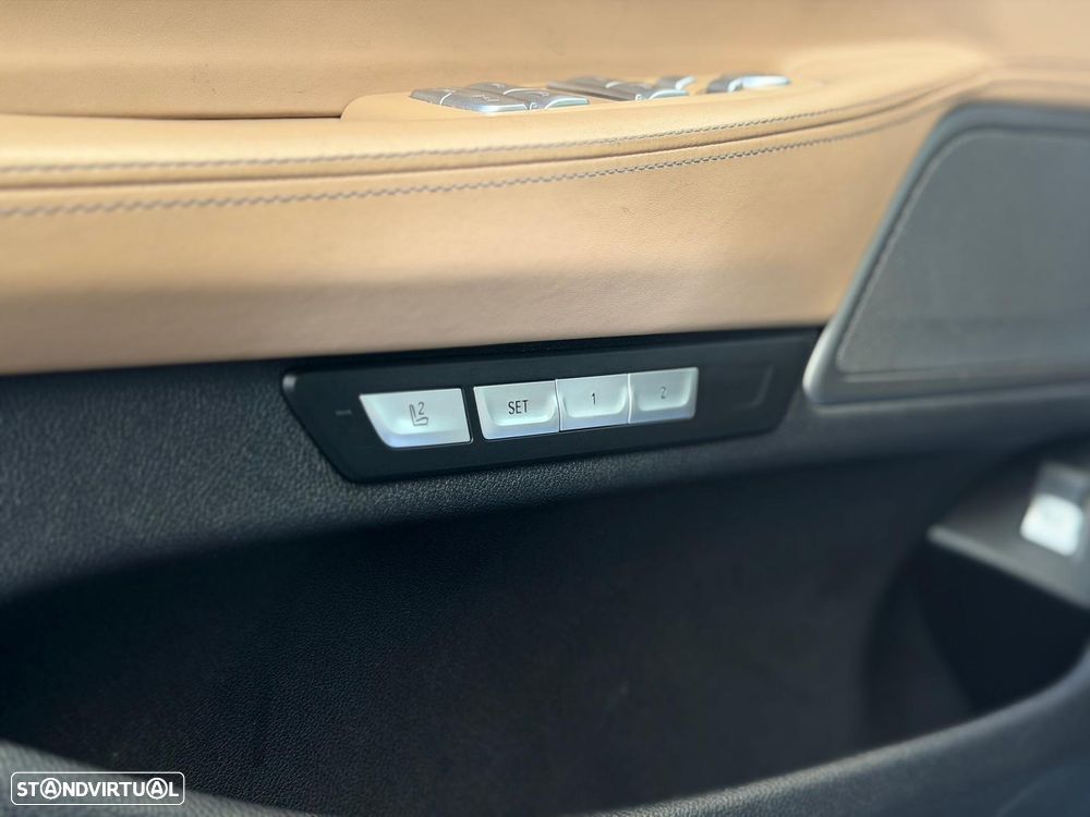 BMW 750 d xDrive Pack M - 23
