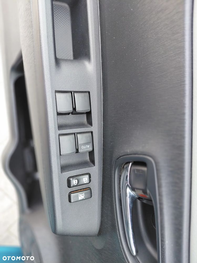 Toyota Yaris Hybrid 100 Premium - 8