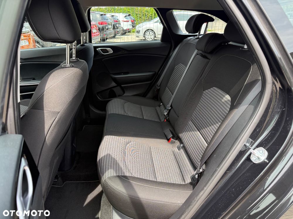 Kia Ceed 1.6 CRDi Eco-Dynamics+ (48V Mild-Hybrid) DCT7 Vision - 8