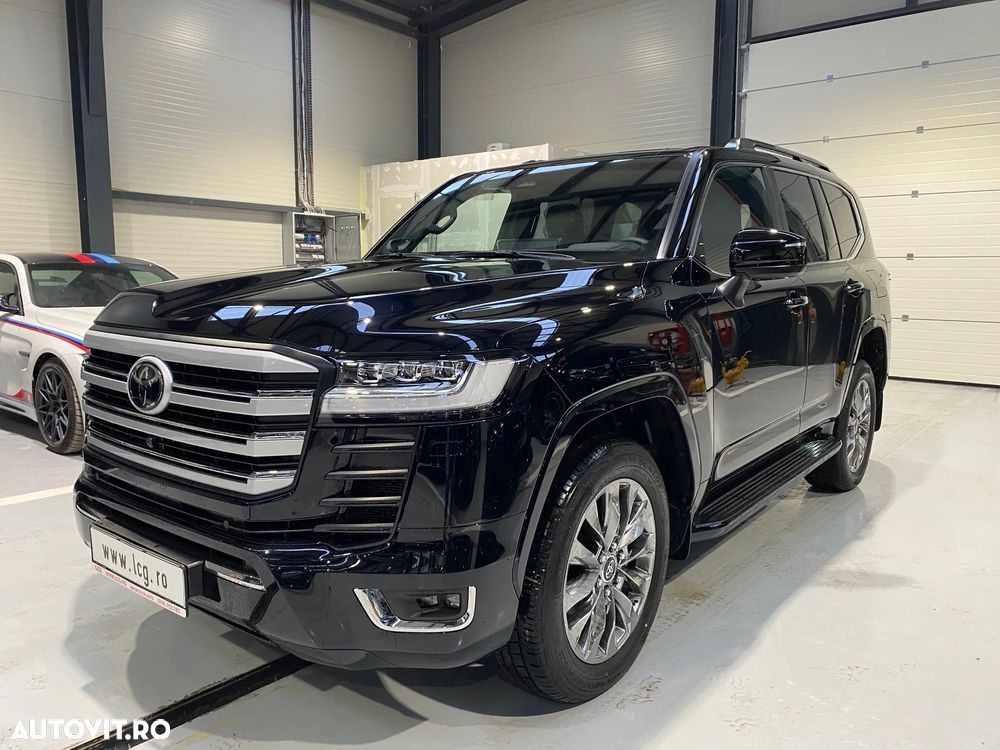 Toyota Land Cruiser 300 - 7