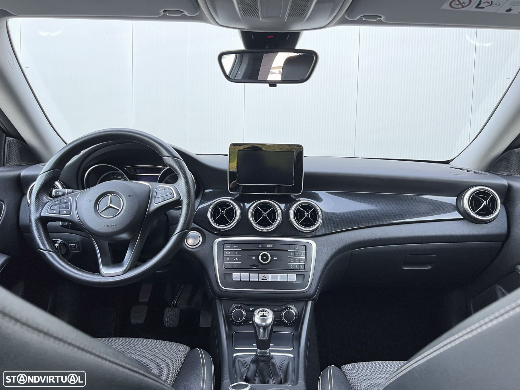 Mercedes-Benz CLA 180 d Urban - 14