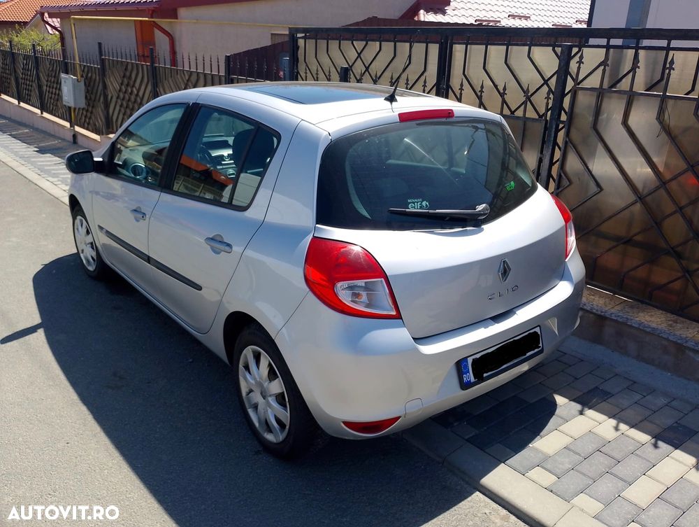Renault Clio - 2