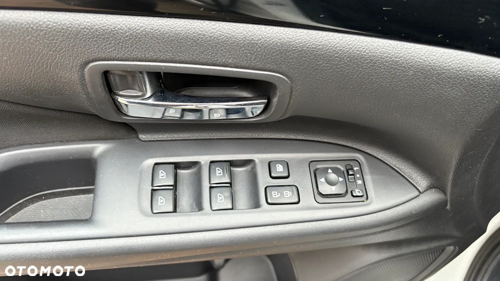 Mitsubishi Outlander 2.0 Intense 4WD CVT - 37