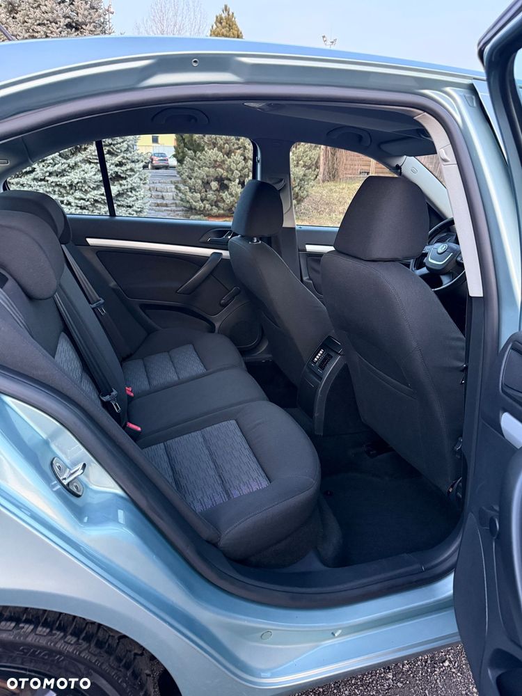 Skoda Octavia 1.8 TSI Ambiente - 18