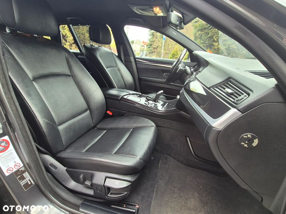 BMW Seria 5 520i - 33
