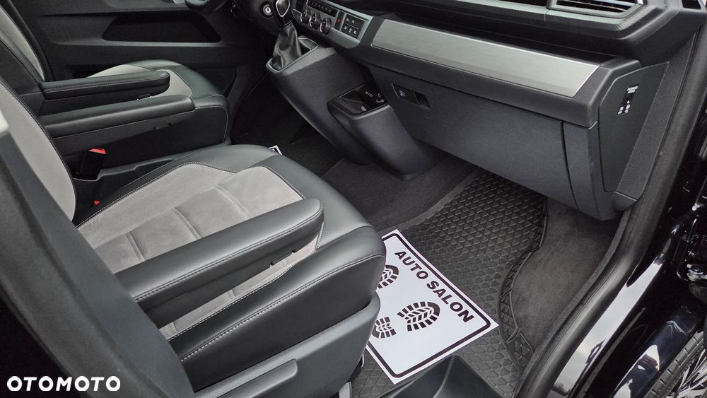 Volkswagen Multivan - 11