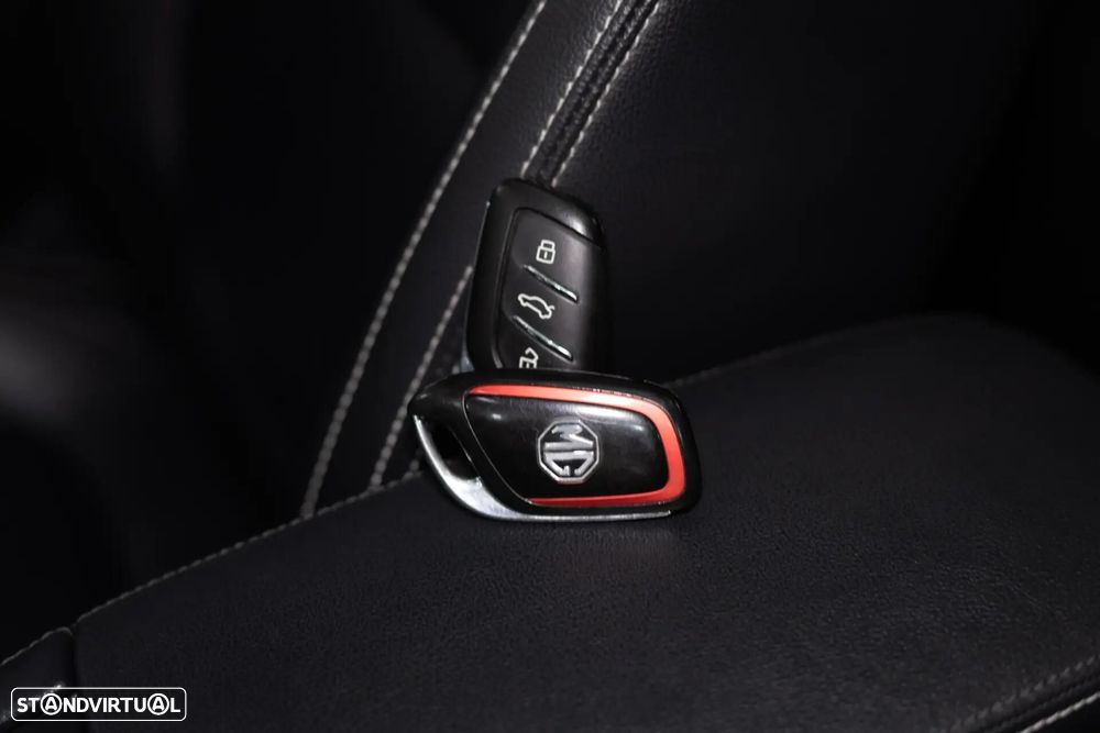 MG ZS EV 44.5 kWh Luxury - 40