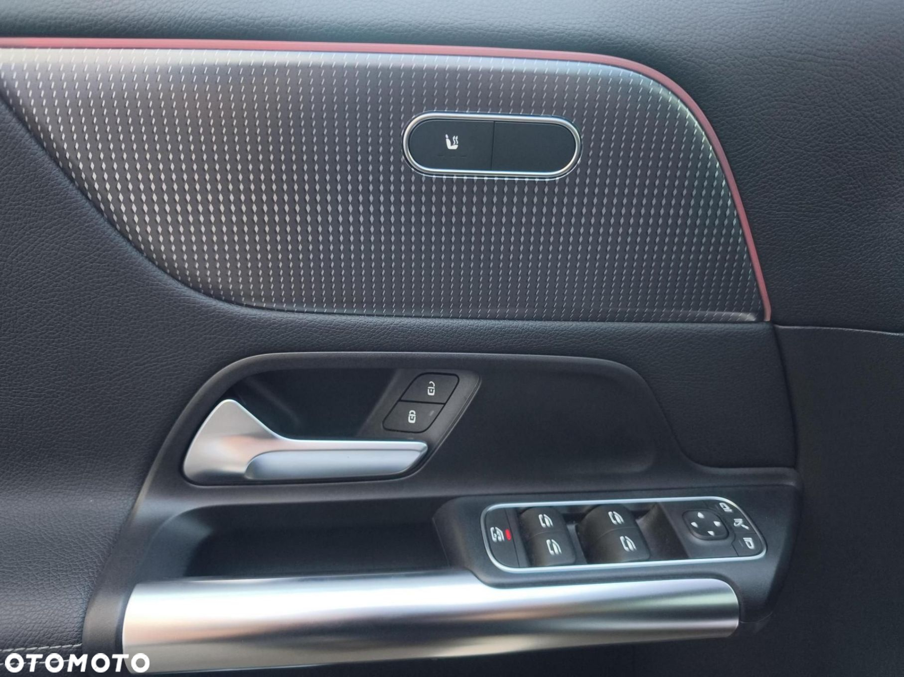 Mercedes-Benz GLA 200 Progressive - 12