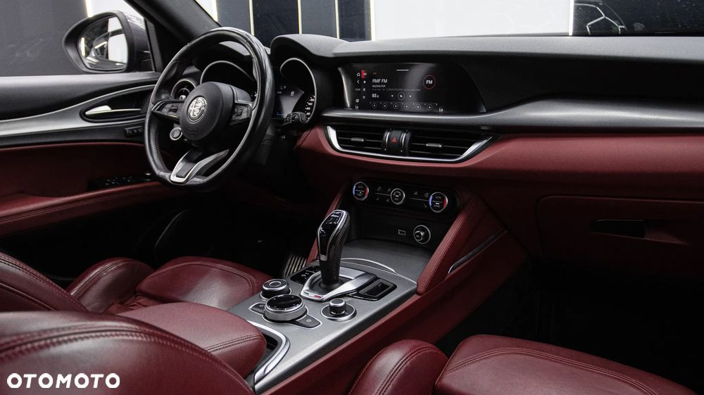 Alfa Romeo Stelvio 2.0 Turbo Veloce Q4 - 17