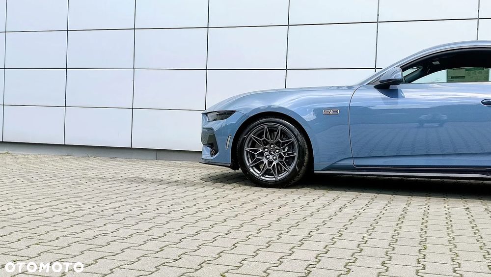 Ford Mustang - 7