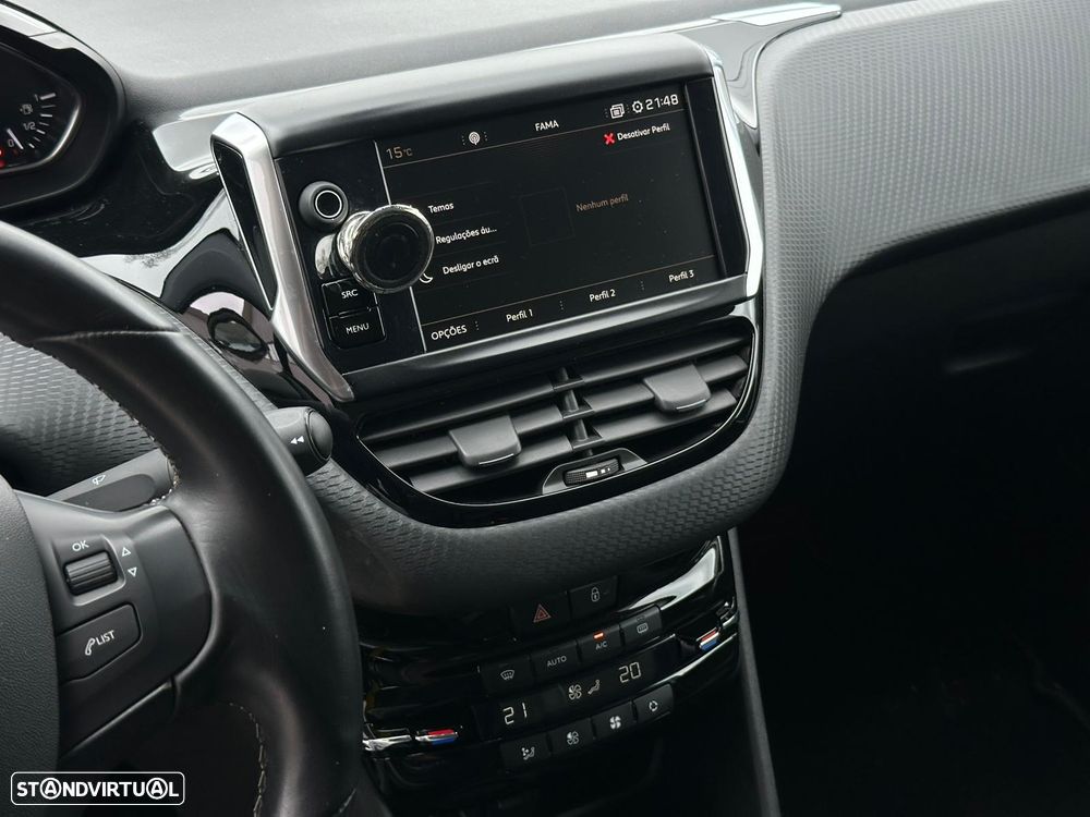 Peugeot 2008 PureTech 110 GPF Stop&Start EAT6 Allure - 22