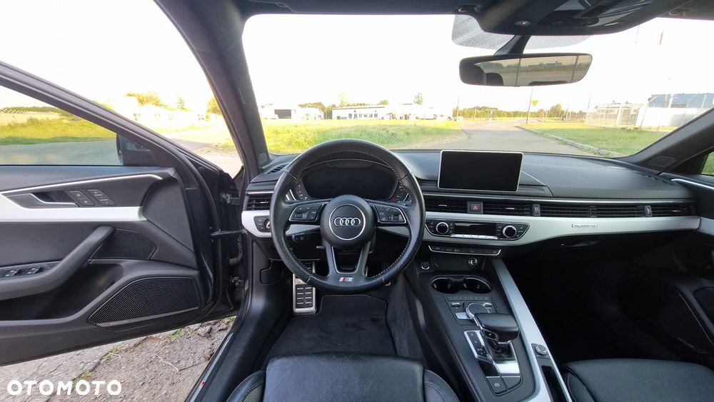 Audi A4 Limousine - 14