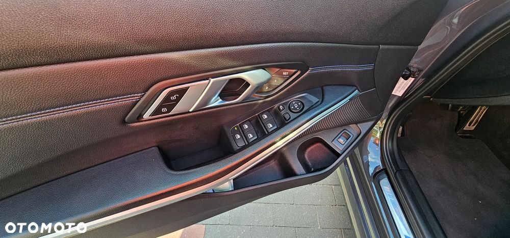 BMW Seria 3 320d xDrive M Sport sport - 30