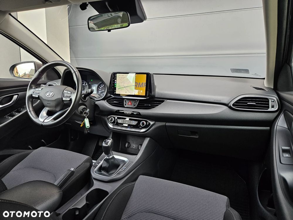 Hyundai i30 1.5 DPI Classic + - 12