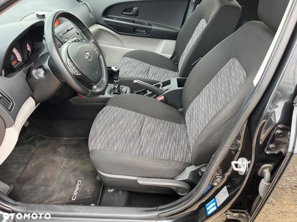 Kia Ceed 1.4 CVVT Attract - 9