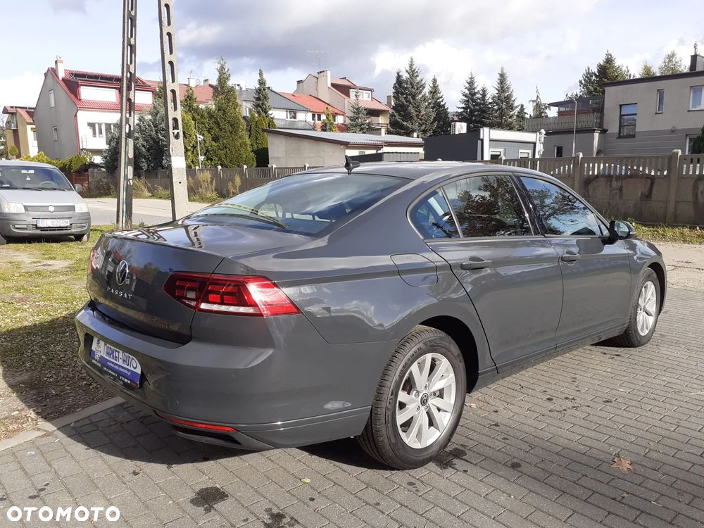 Volkswagen Passat - 5