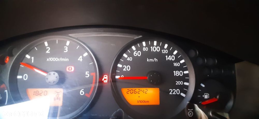 Nissan Navara 2.5 D Platinum - 14