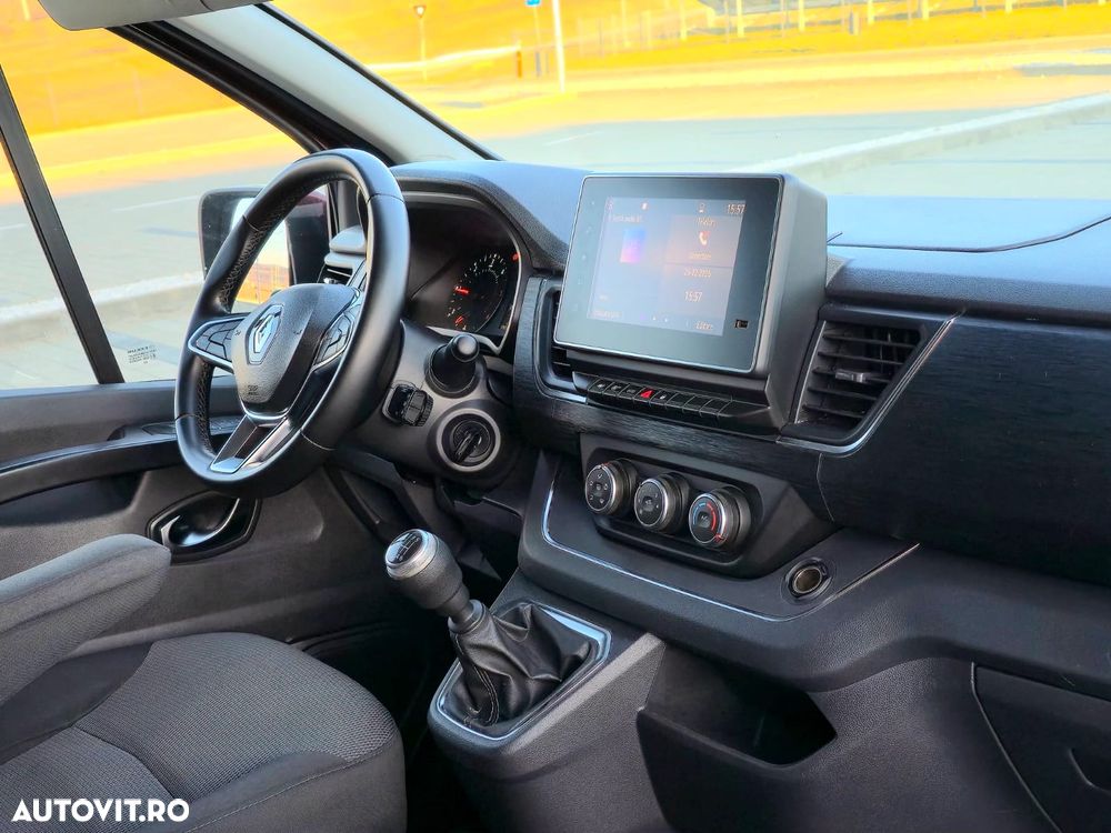 Renault Trafic - 15