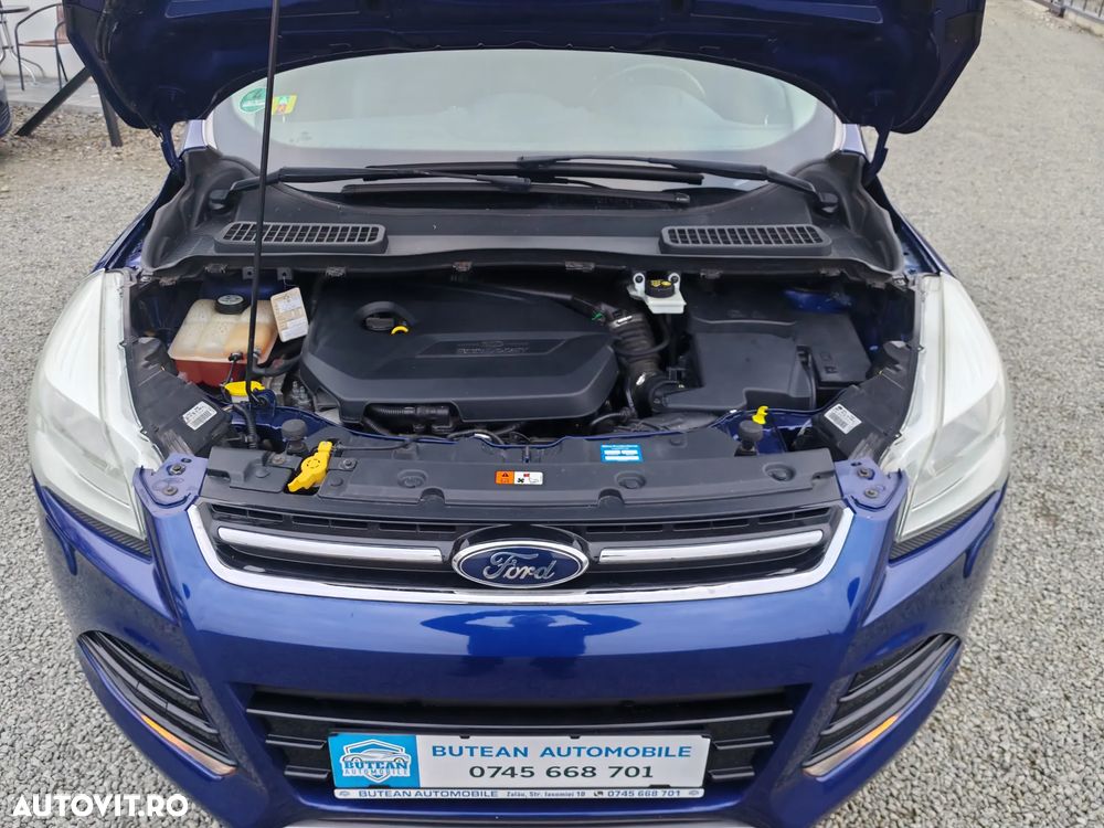 Ford Kuga 1.6 EcoBoost 2x4 Titanium - 32