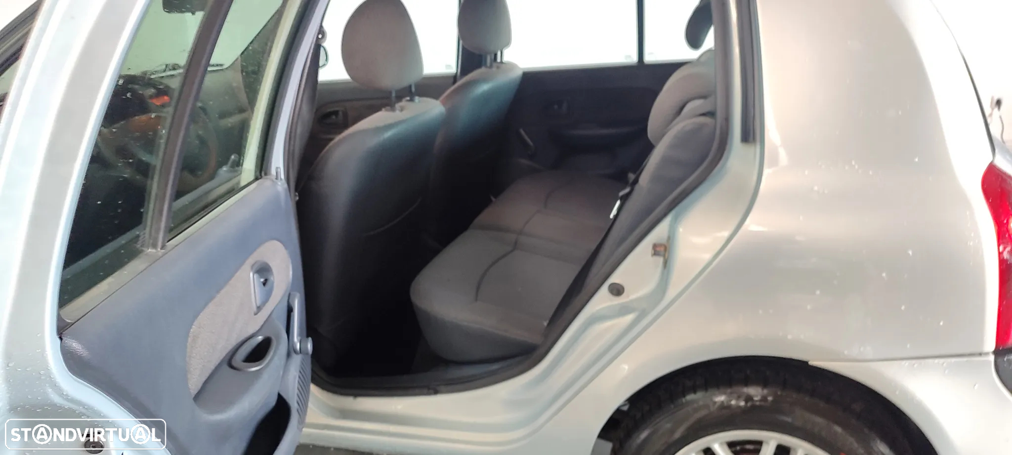 Renault Clio - 19
