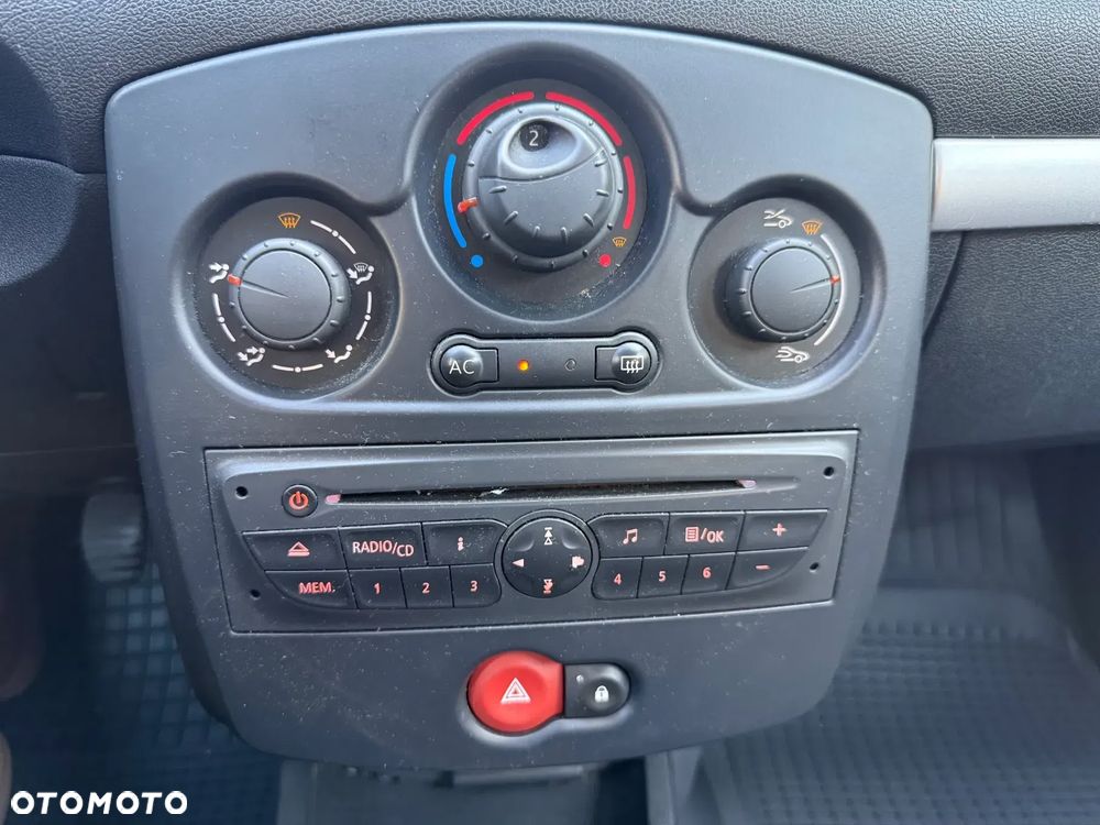 Renault Clio - 16