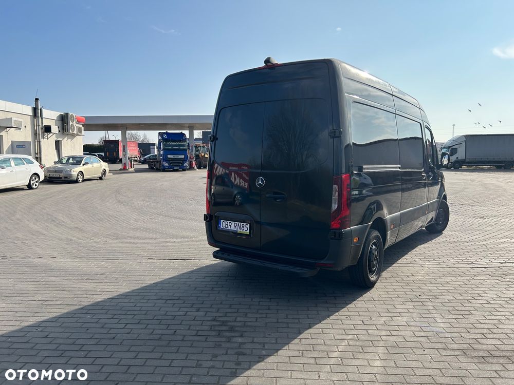 Mercedes-Benz Sprinter - 4