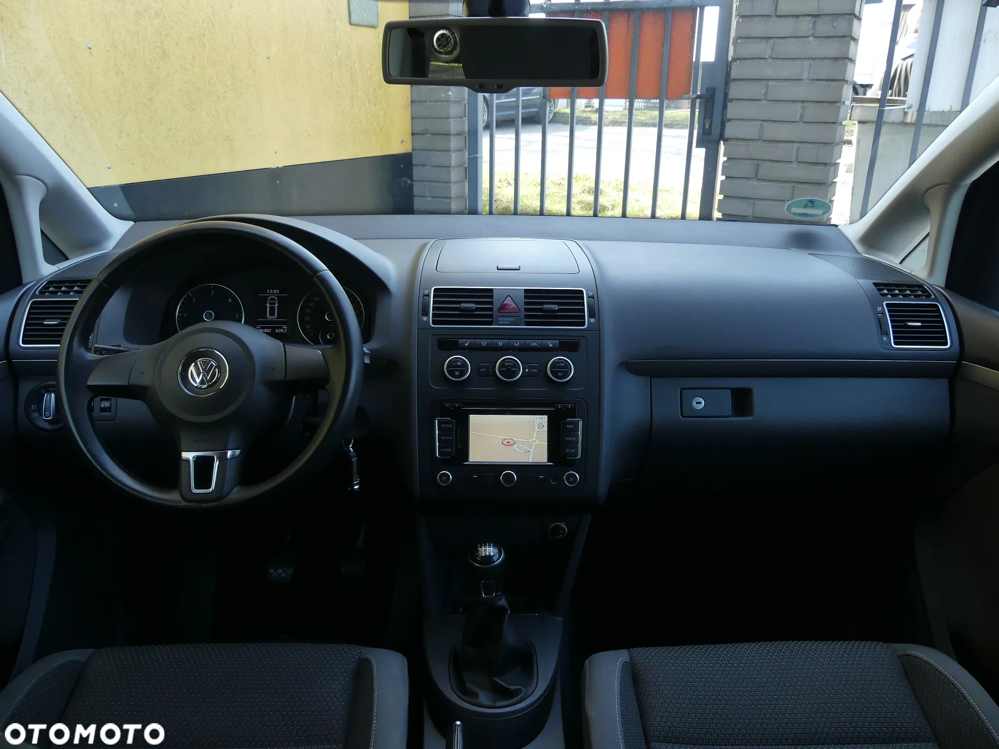 Volkswagen Touran 1.6 TDI DPF BlueMot Comfortline - 4