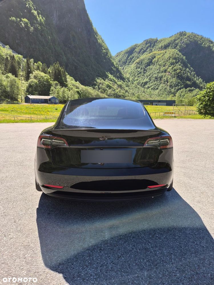 Tesla Model 3 Langstreckenbatterie Allradantrieb Dual Motor Performance - 8